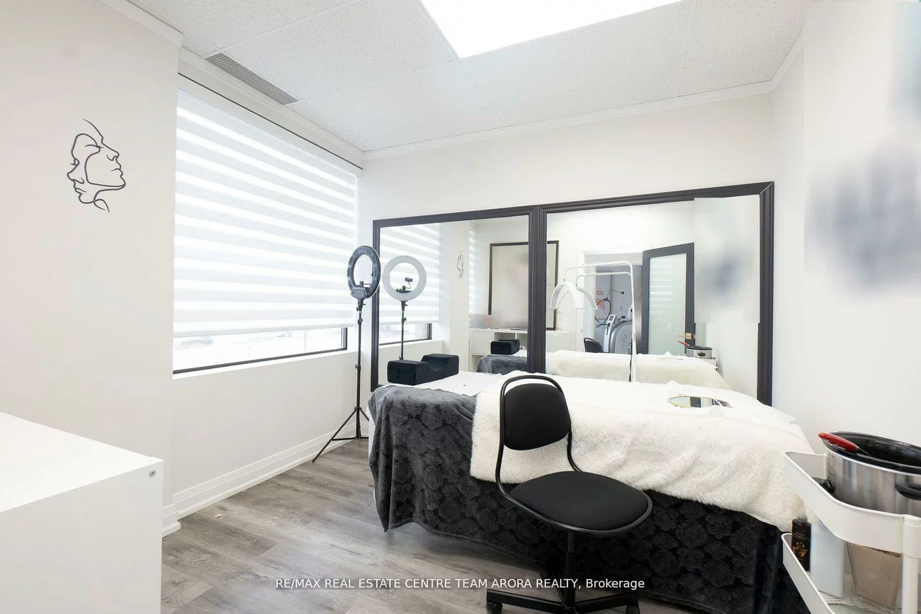 90, Winges, Pine Valley Business Park, Vaughan