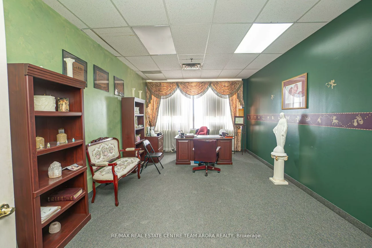 90, Winges, Pine Valley Business Park, Vaughan
