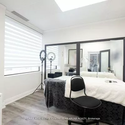 90, Winges, Pine Valley Business Park, Vaughan
