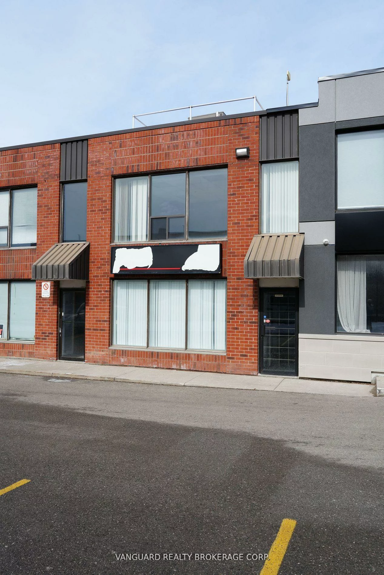 410, Chrislea, East Woodbridge, Vaughan