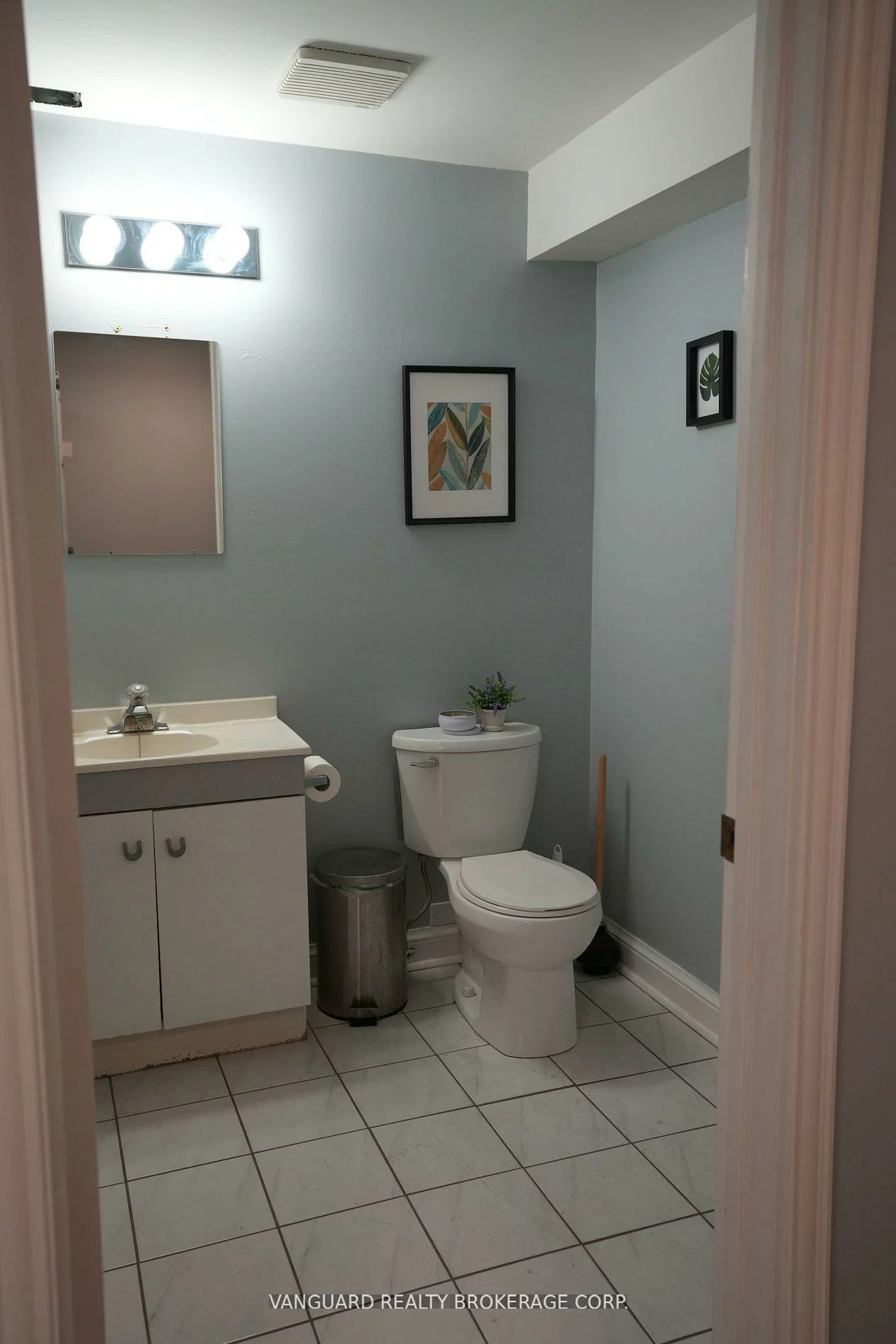 410, Chrislea, East Woodbridge, Vaughan