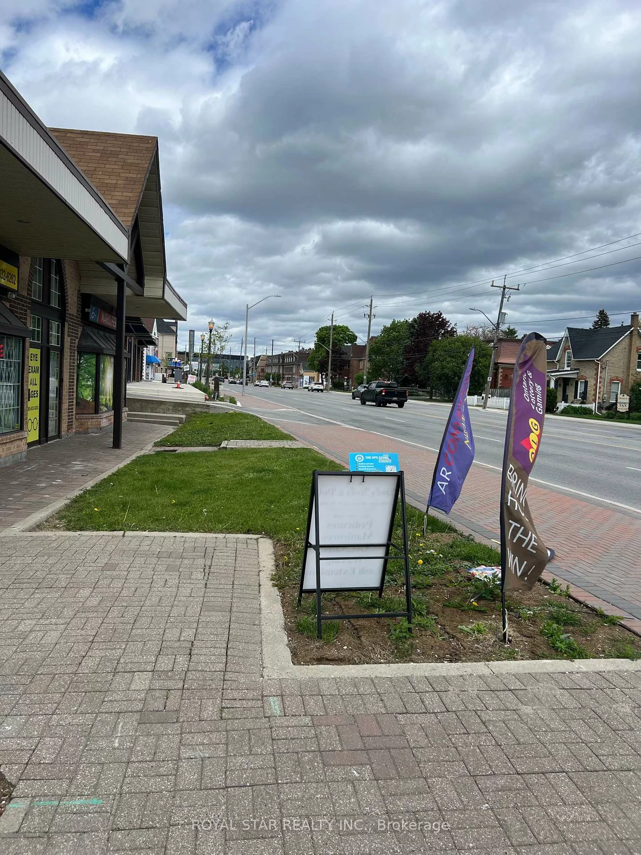 2354, Major Mackenzie, Maple, Vaughan