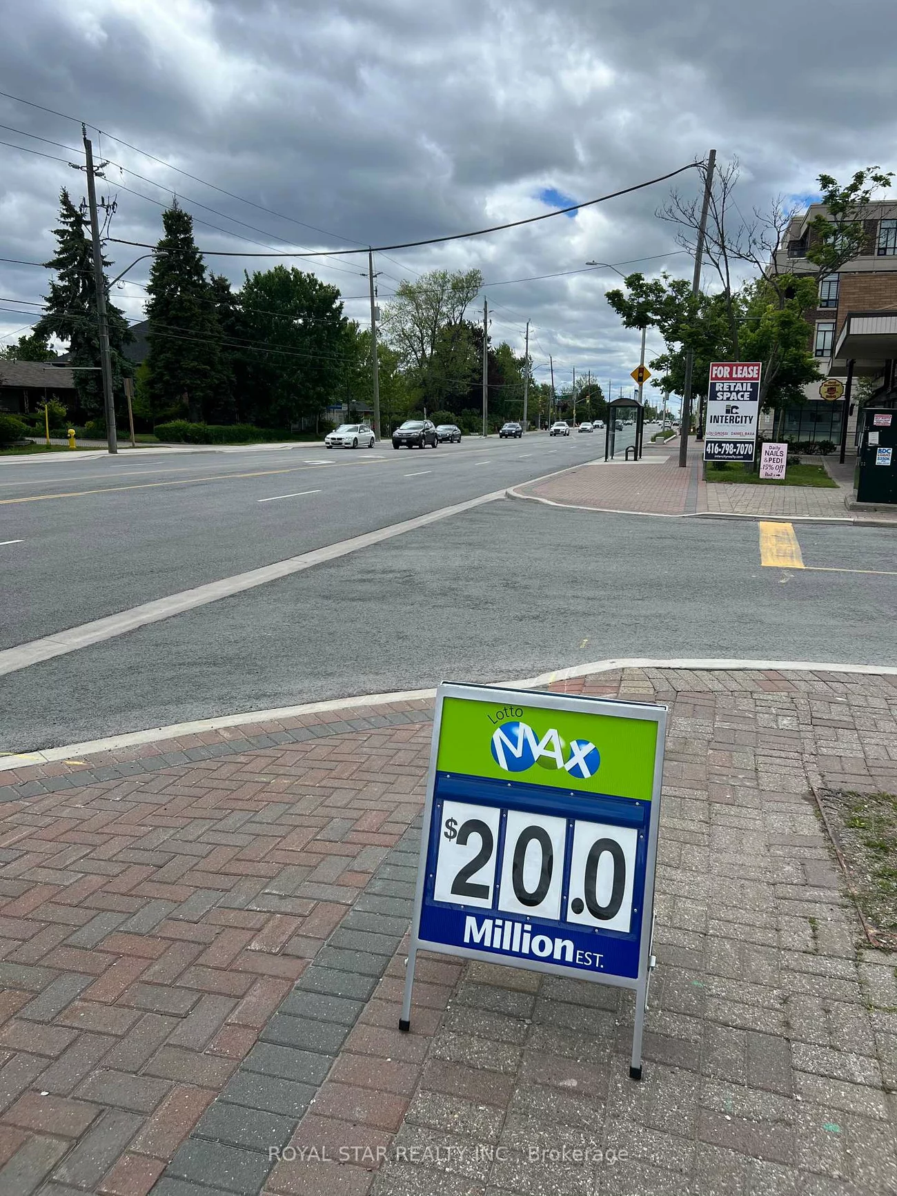 2354, Major Mackenzie, Maple, Vaughan