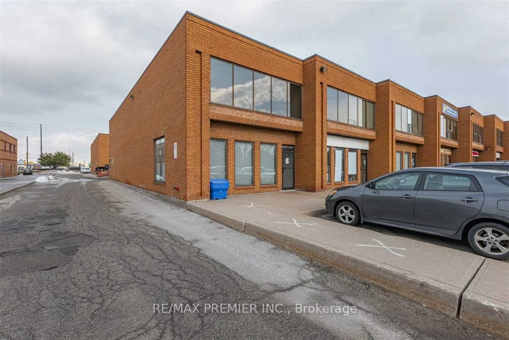 136, Winges, Pine Valley Business Park, Vaughan