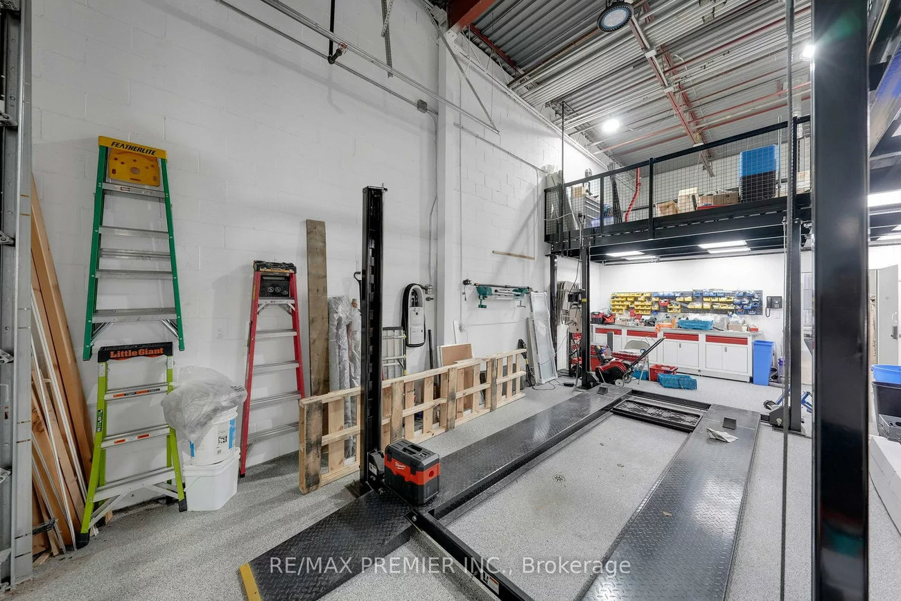 71, Maryrcroft, Pine Valley Business Park, Vaughan