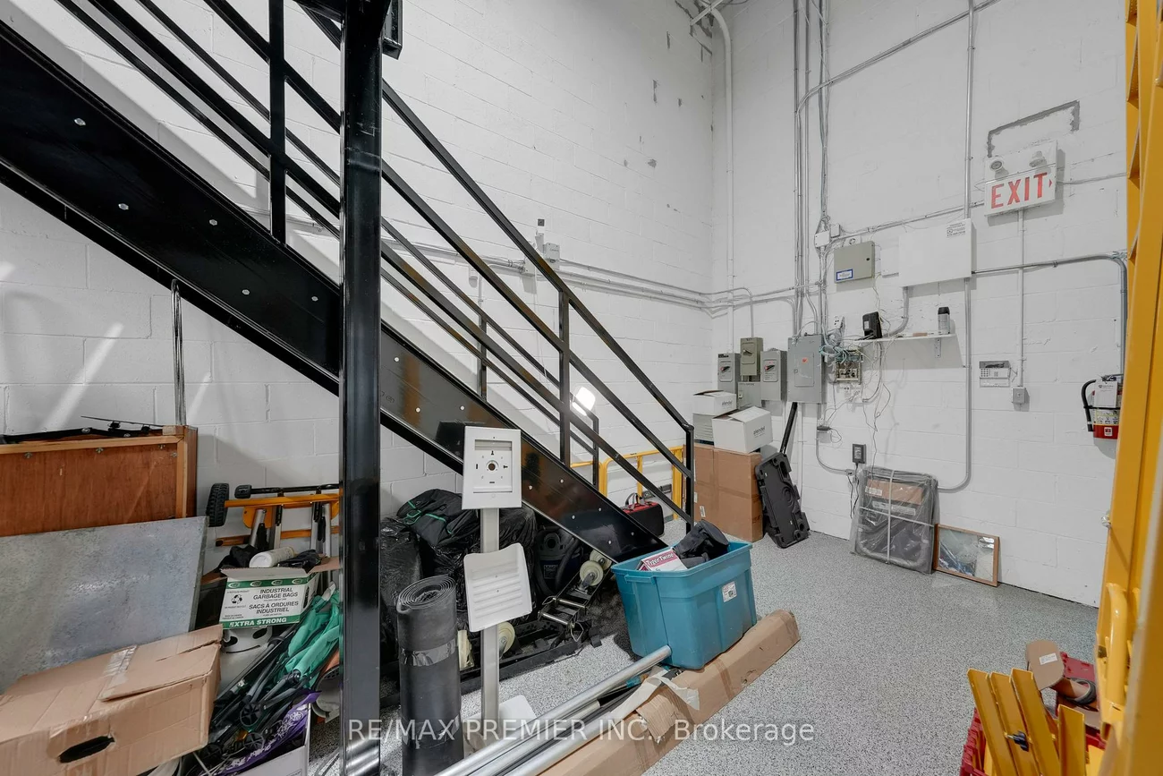 71, Maryrcroft, Pine Valley Business Park, Vaughan