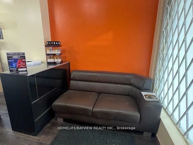 7398, Yonge, Crestwood-Springfarm-Yorkhill, Vaughan