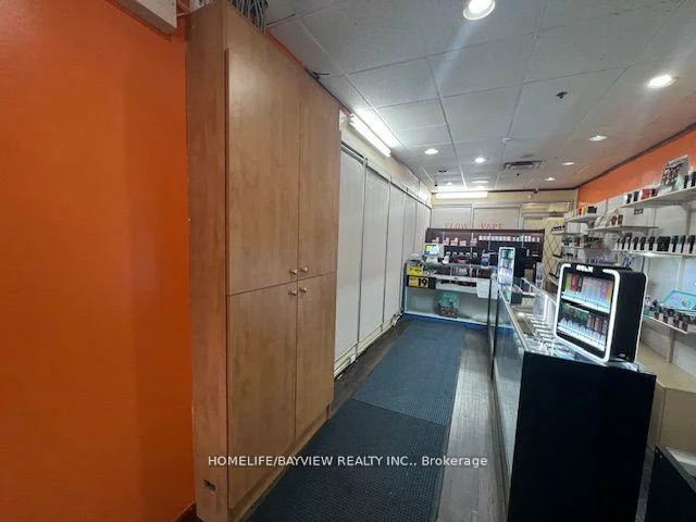 7398, Yonge, Crestwood-Springfarm-Yorkhill, Vaughan