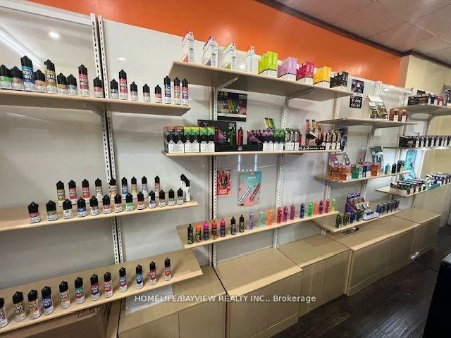 7398, Yonge, Crestwood-Springfarm-Yorkhill, Vaughan