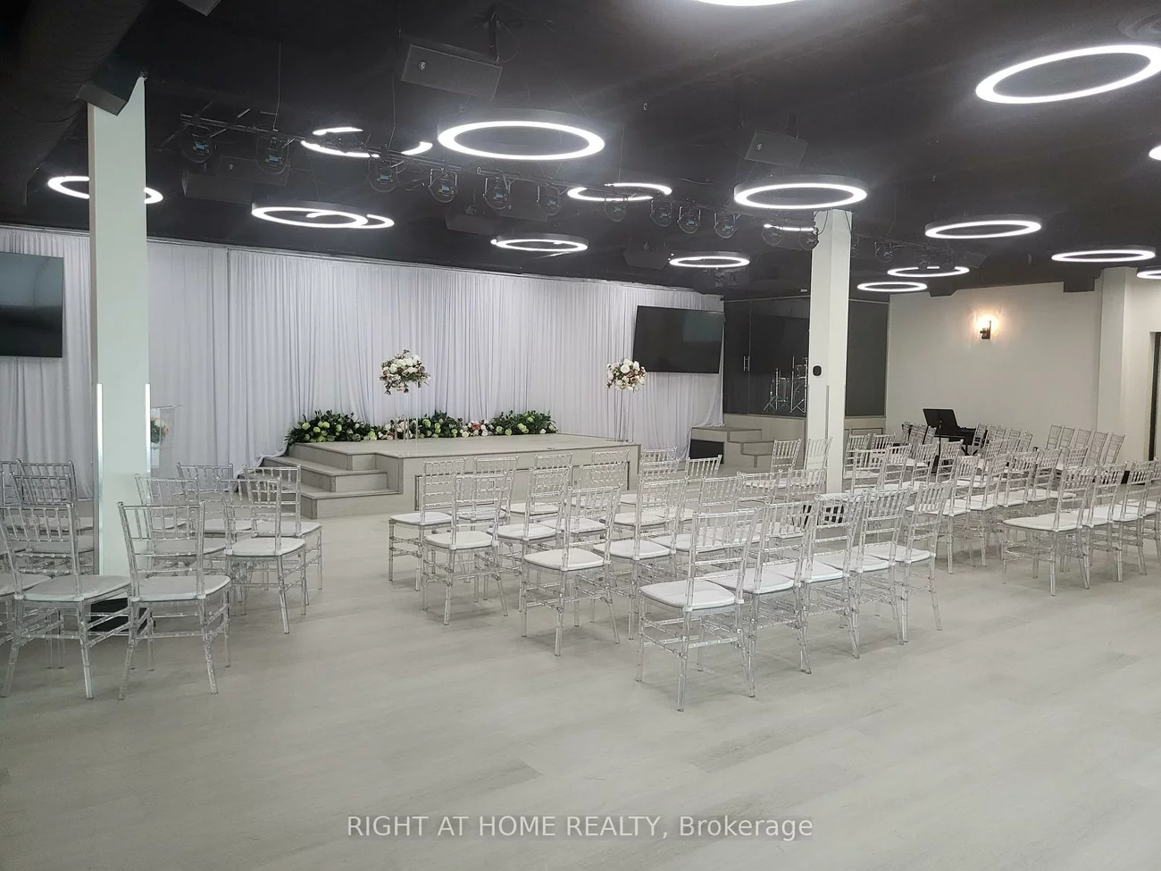 7611, Pine Valley, Pine Valley Business Park, Vaughan
