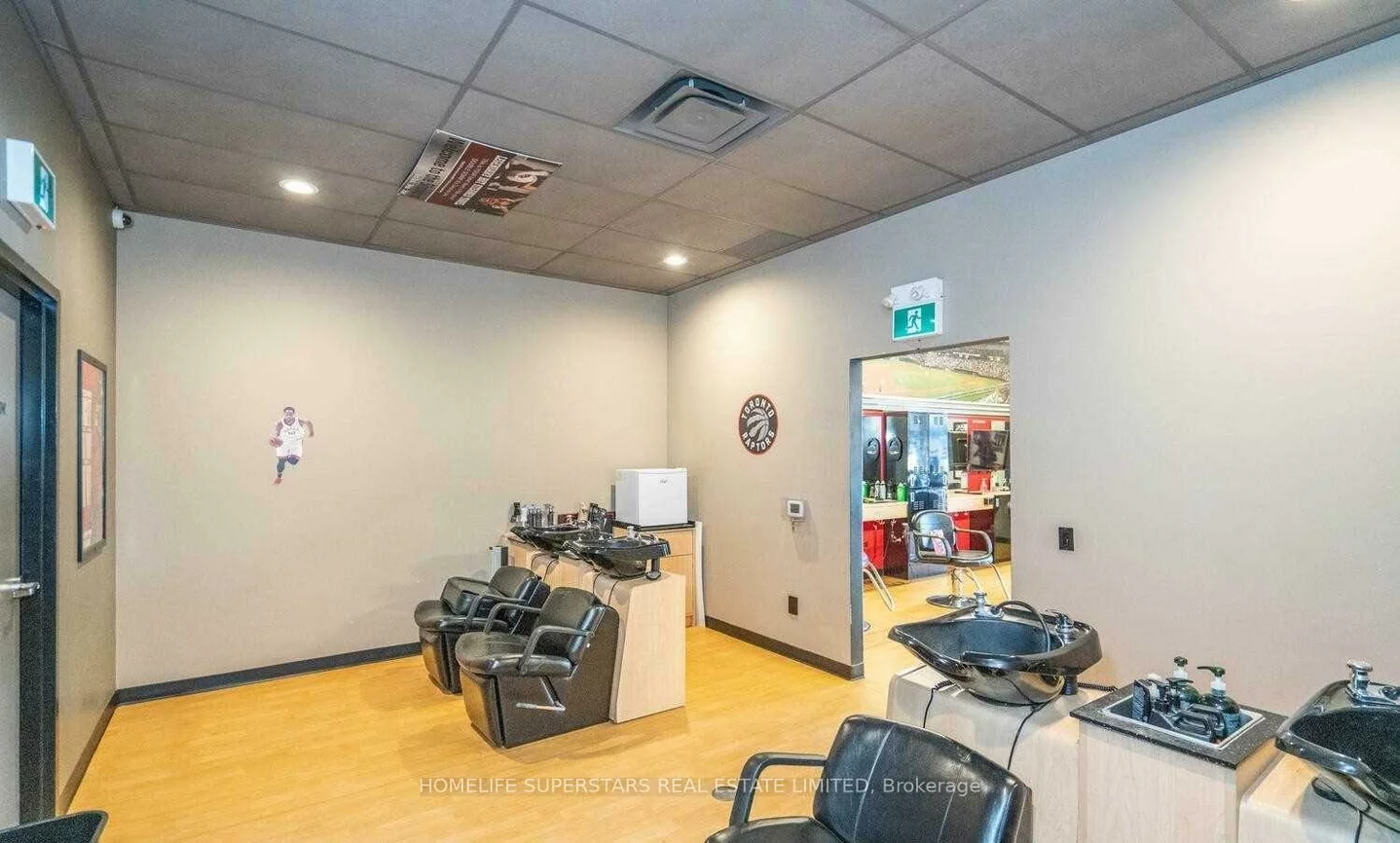 2901, Major Mackenzie, Maple, Vaughan