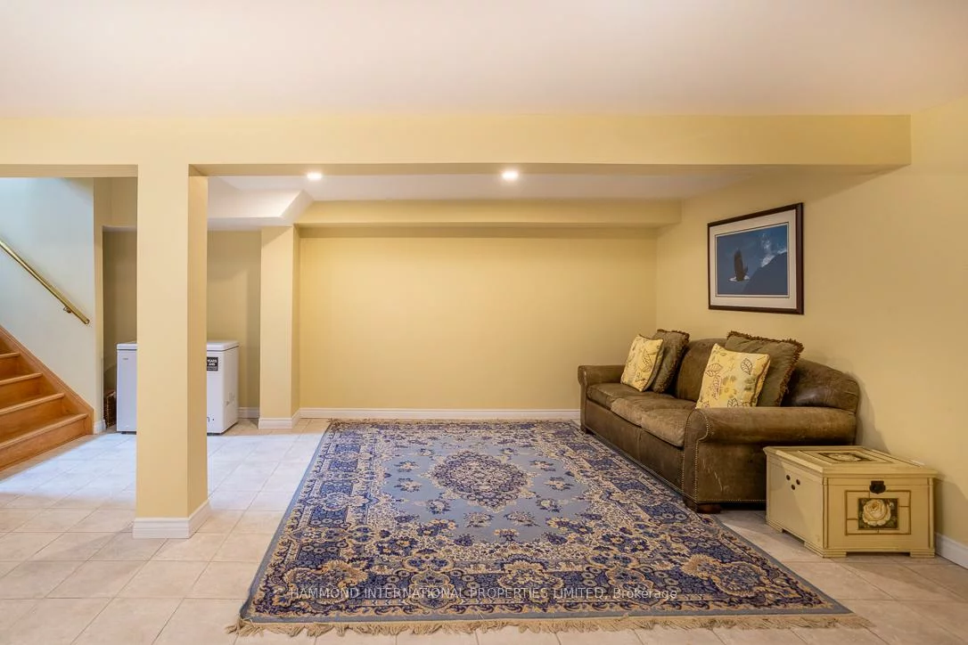 7788, Yonge, Uplands, Vaughan