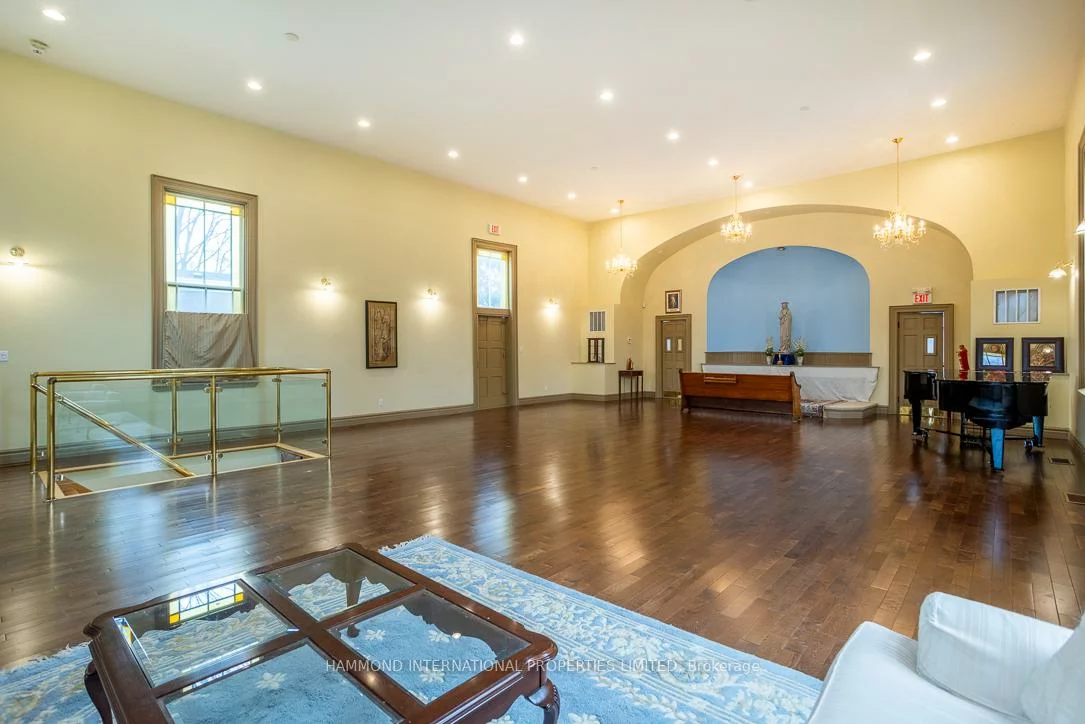 7788, Yonge, Uplands, Vaughan