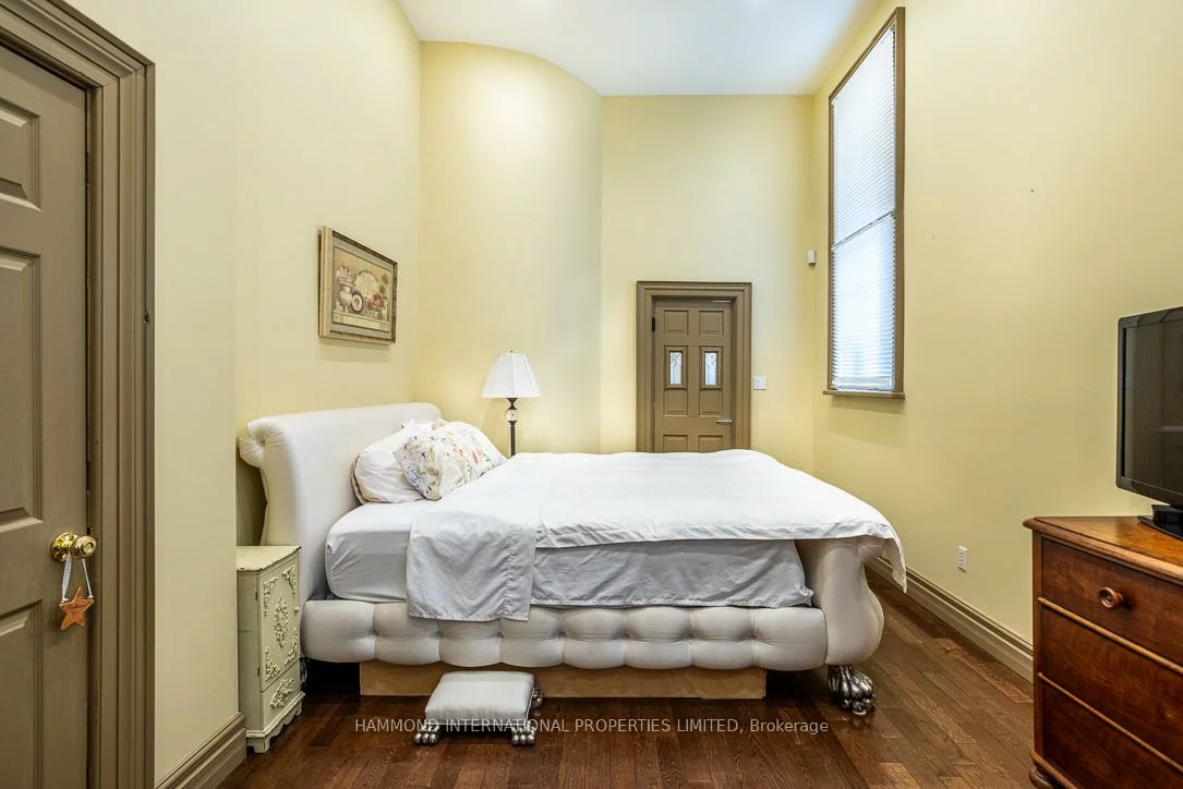 7788, Yonge, Uplands, Vaughan