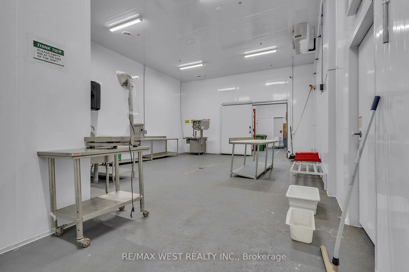418, Hanlan, Steeles West Industrial, Vaughan