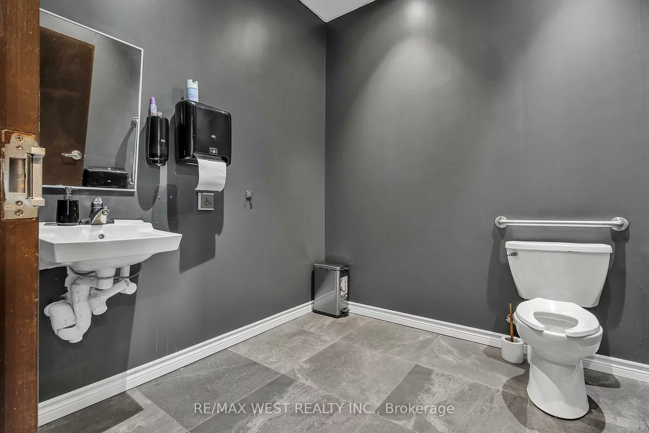 418, Hanlan, Steeles West Industrial, Vaughan