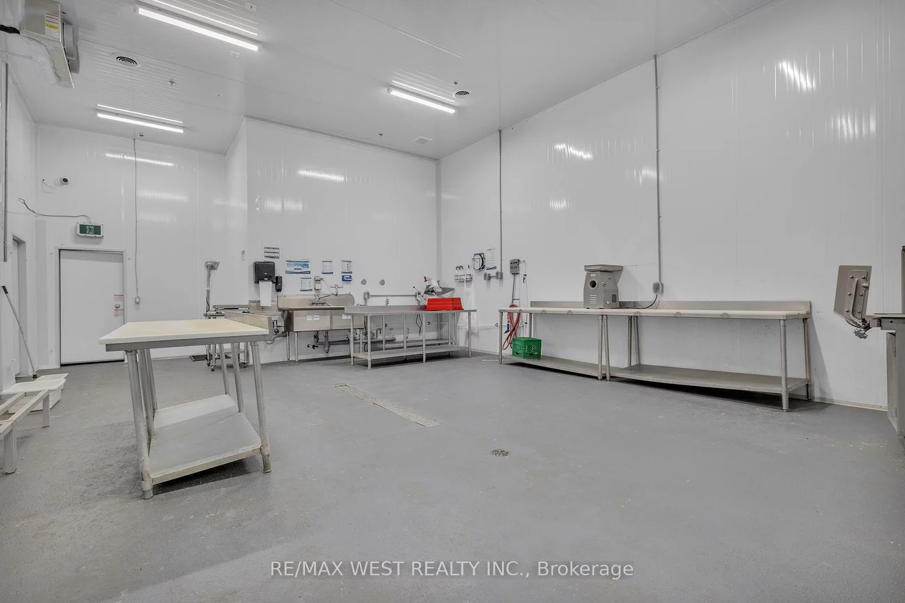 418, Hanlan, Steeles West Industrial, Vaughan