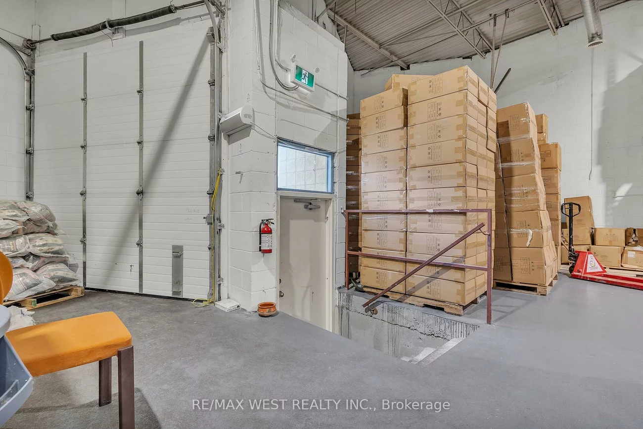 418, Hanlan, Steeles West Industrial, Vaughan