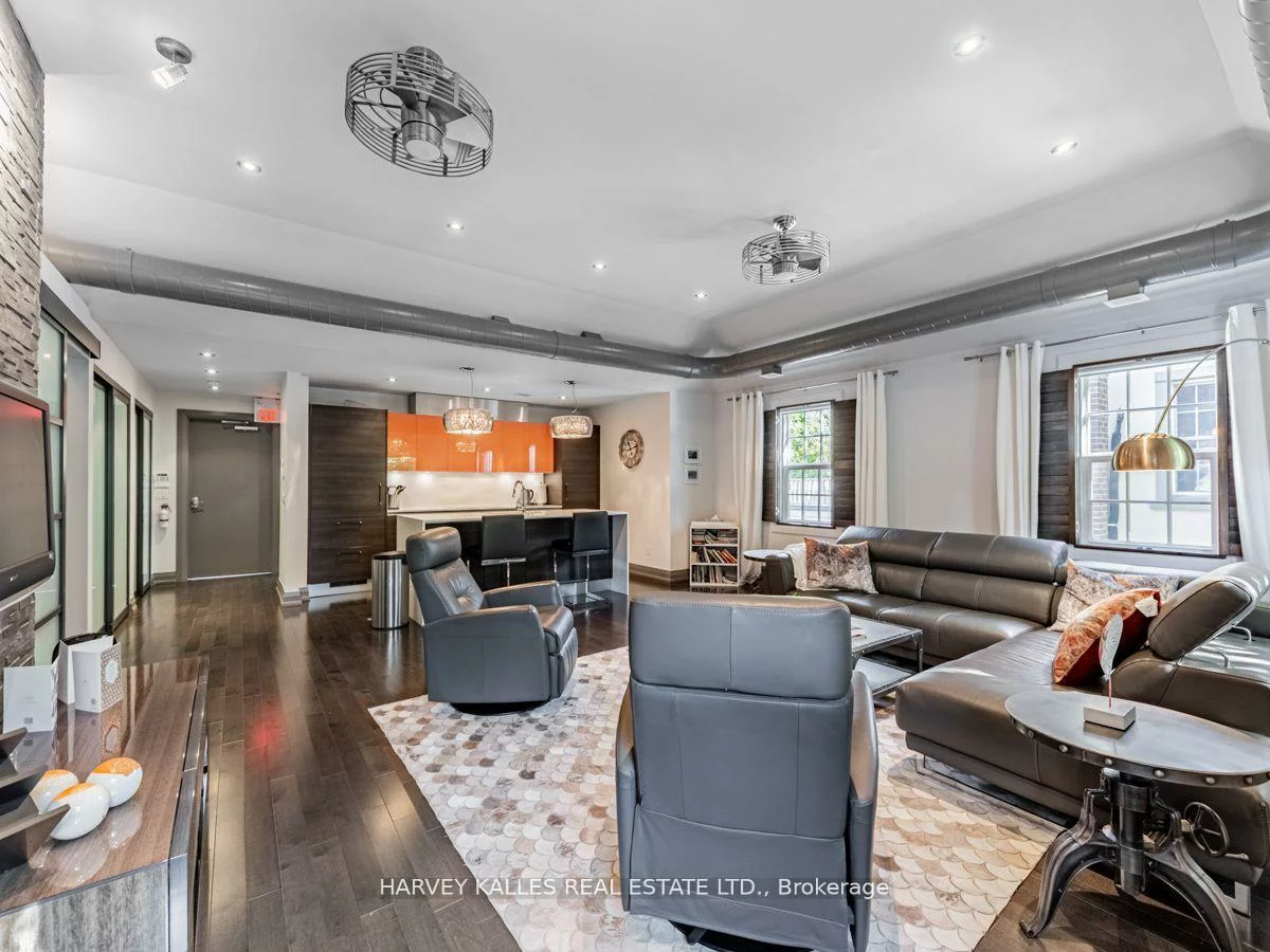 80, Centre, Uplands, Vaughan