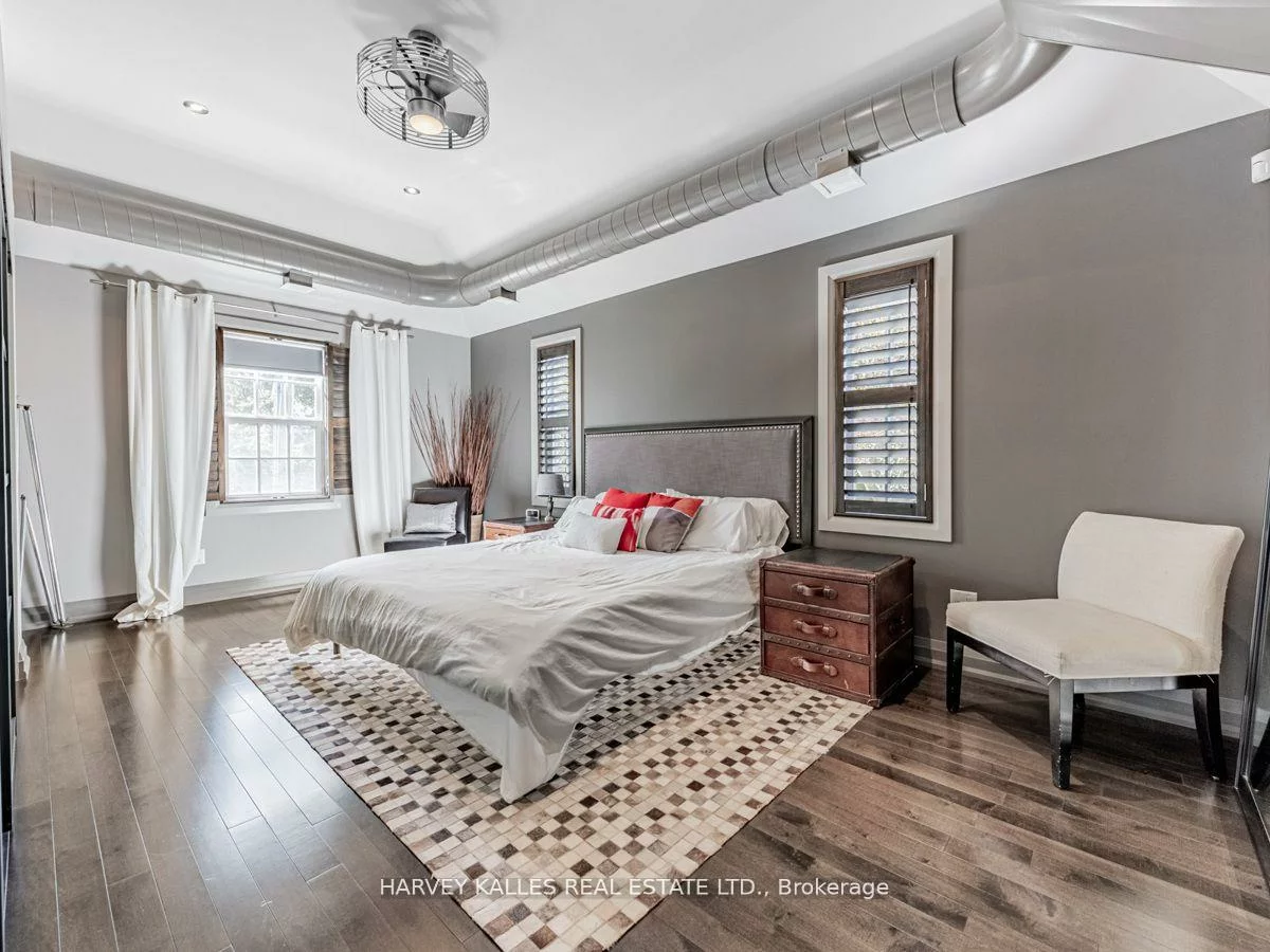 80, Centre, Uplands, Vaughan