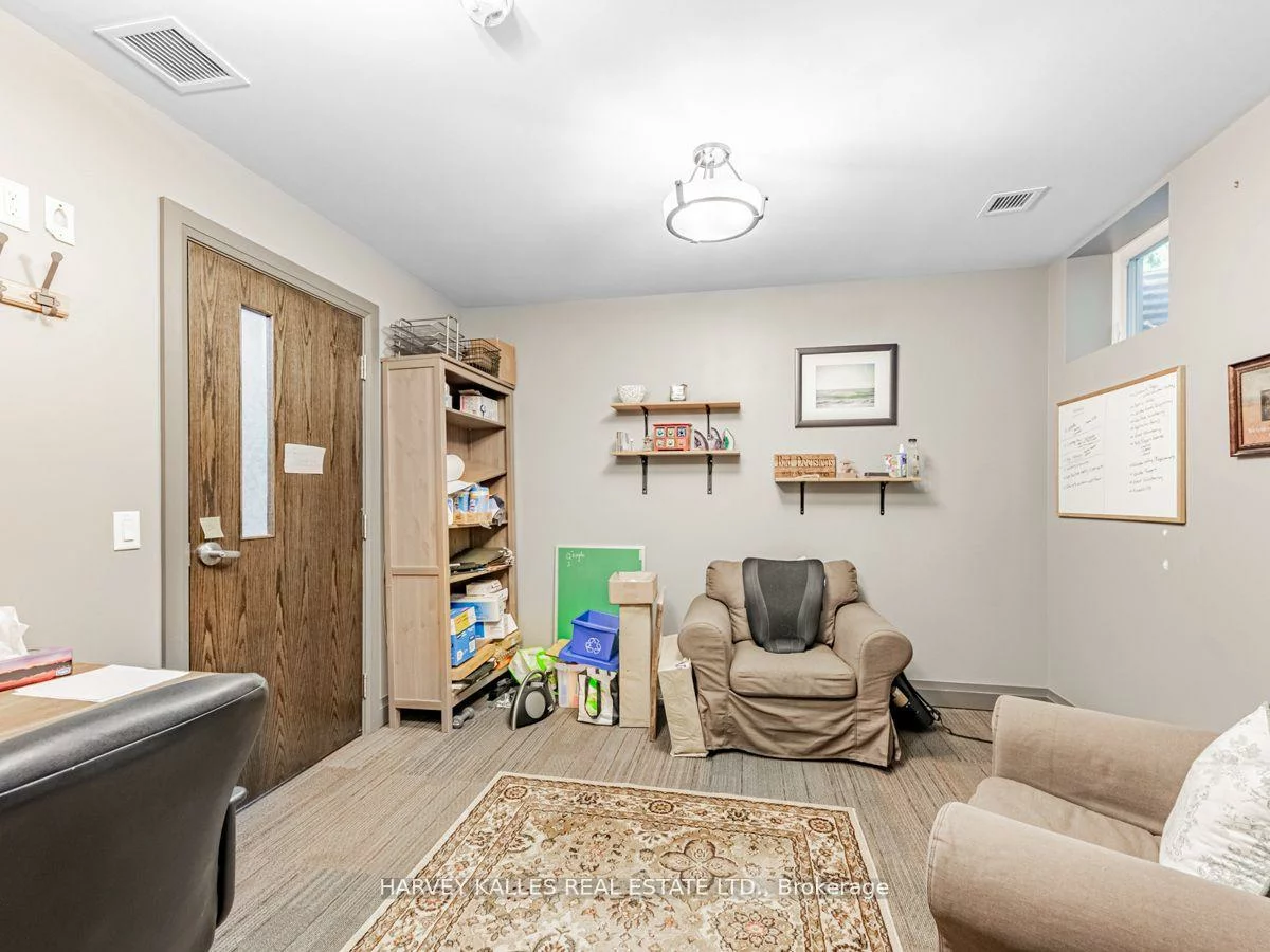 80, Centre, Uplands, Vaughan