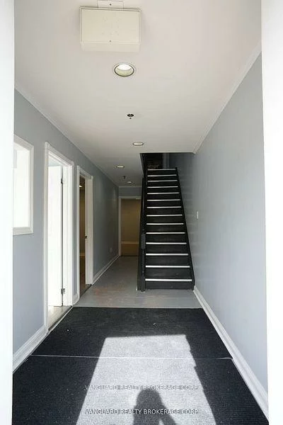 410, Chrislea, East Woodbridge, Vaughan
