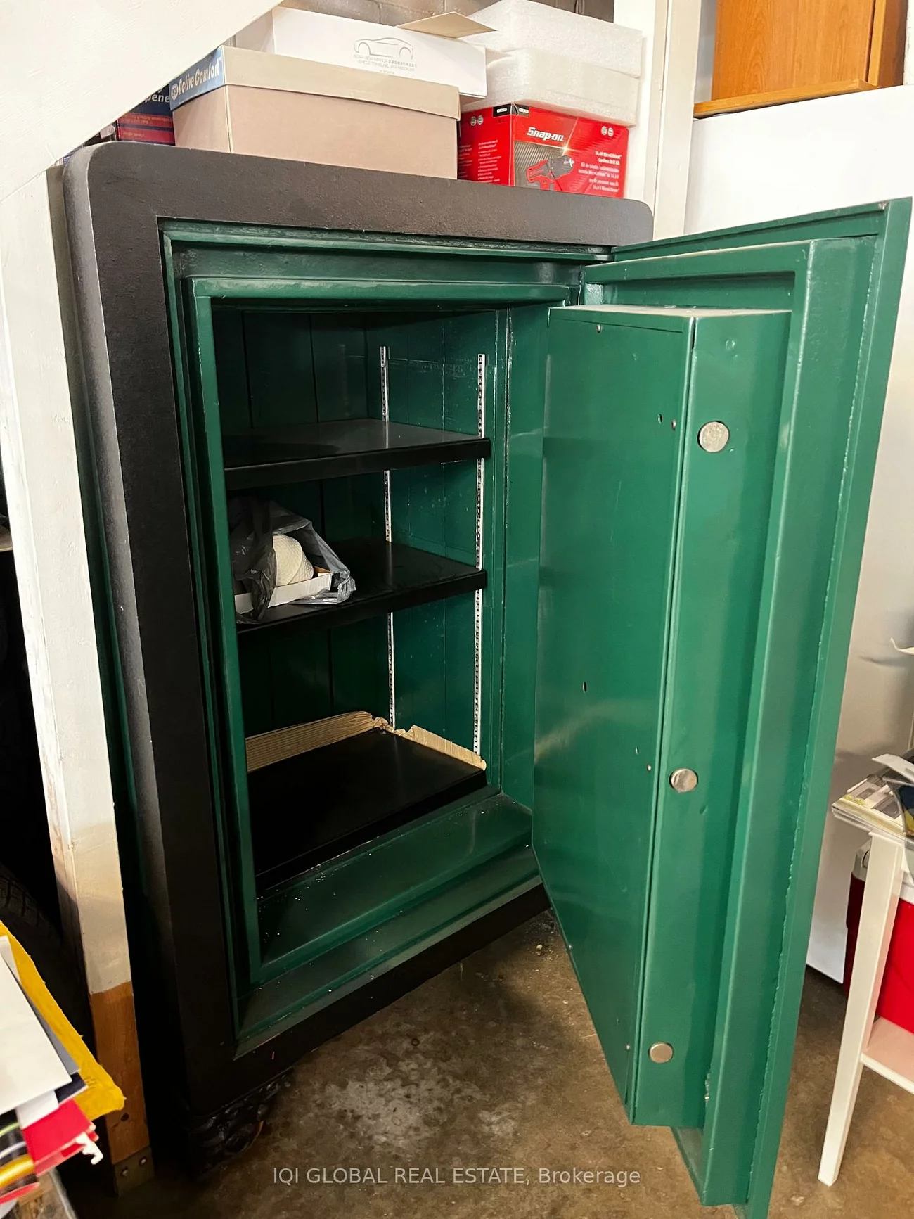 45, Casmir, Concord, Vaughan