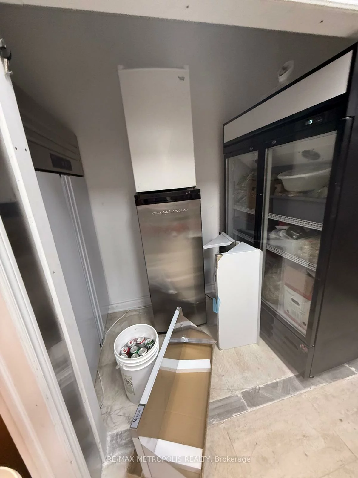180, Steeles, Crestwood-Springfarm-Yorkhill, Vaughan