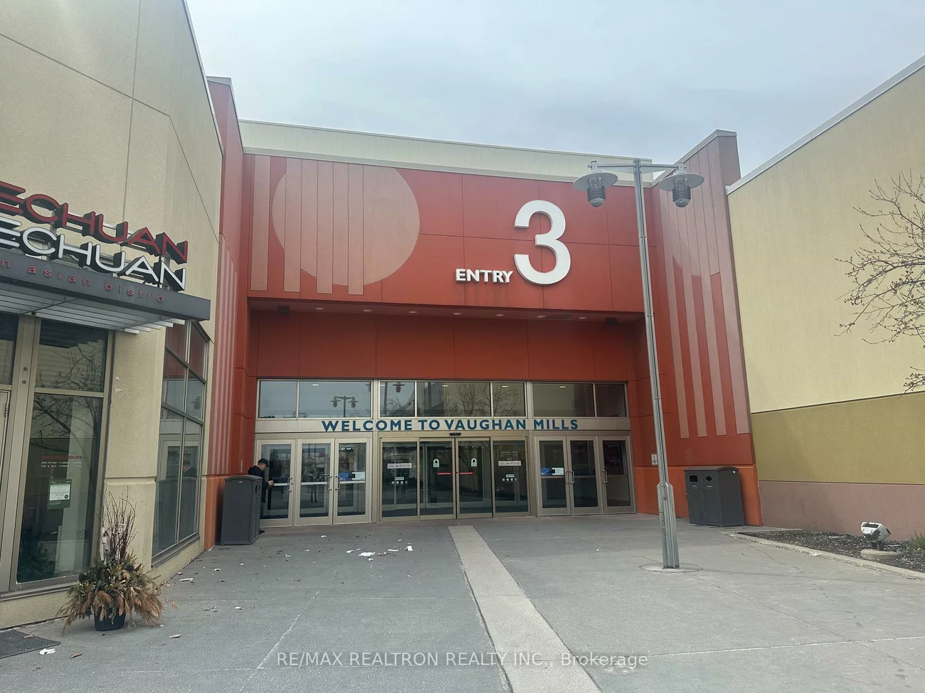 1, Bass Pro Mills Dr N, Vellore Village, Vaughan