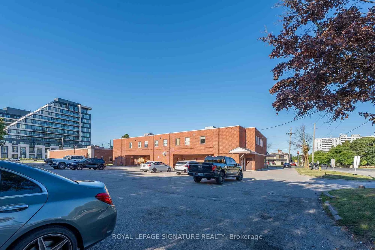 8134, Yonge, Uplands, Vaughan