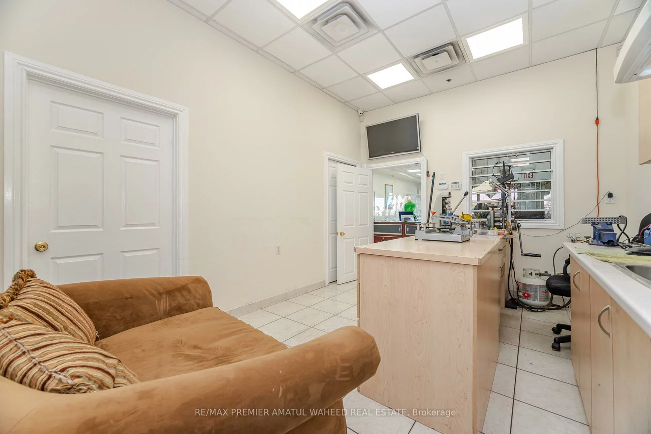 3255, Rutherford, Concord, Vaughan