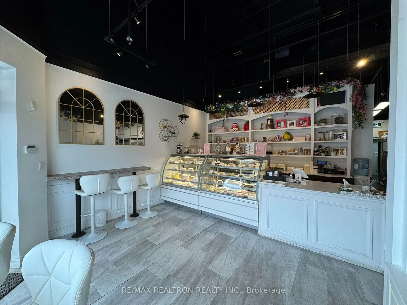 1450, Centre, Beverley Glen, Vaughan