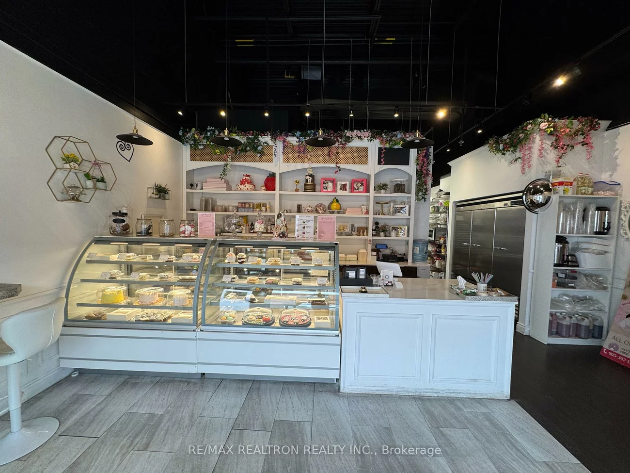 1450, Centre, Beverley Glen, Vaughan