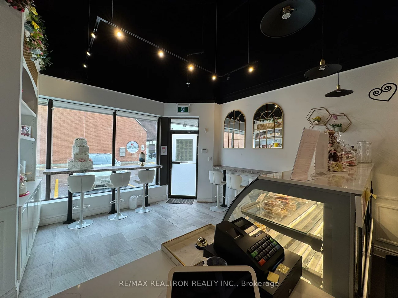 1450, Centre, Beverley Glen, Vaughan