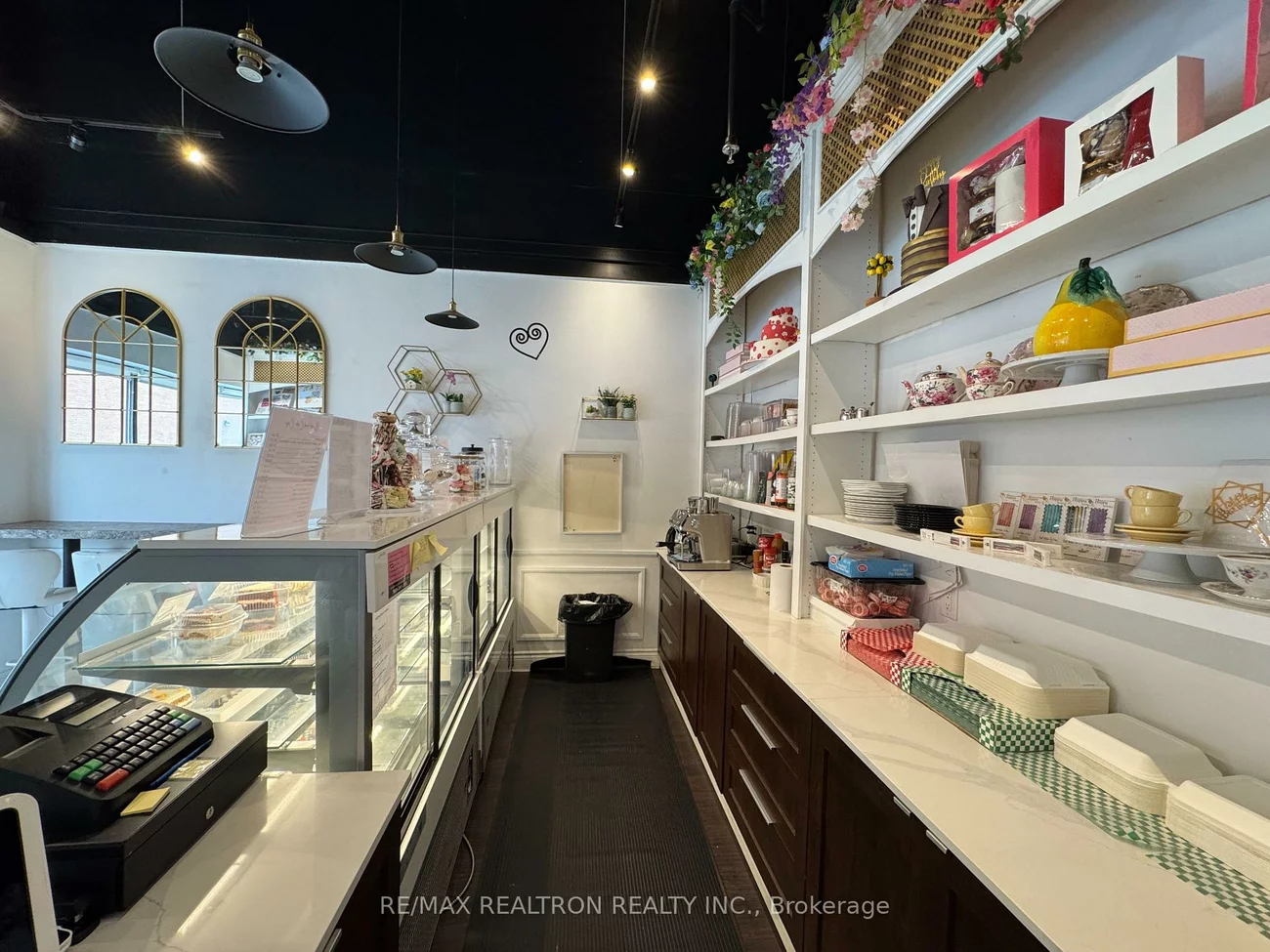 1450, Centre, Beverley Glen, Vaughan