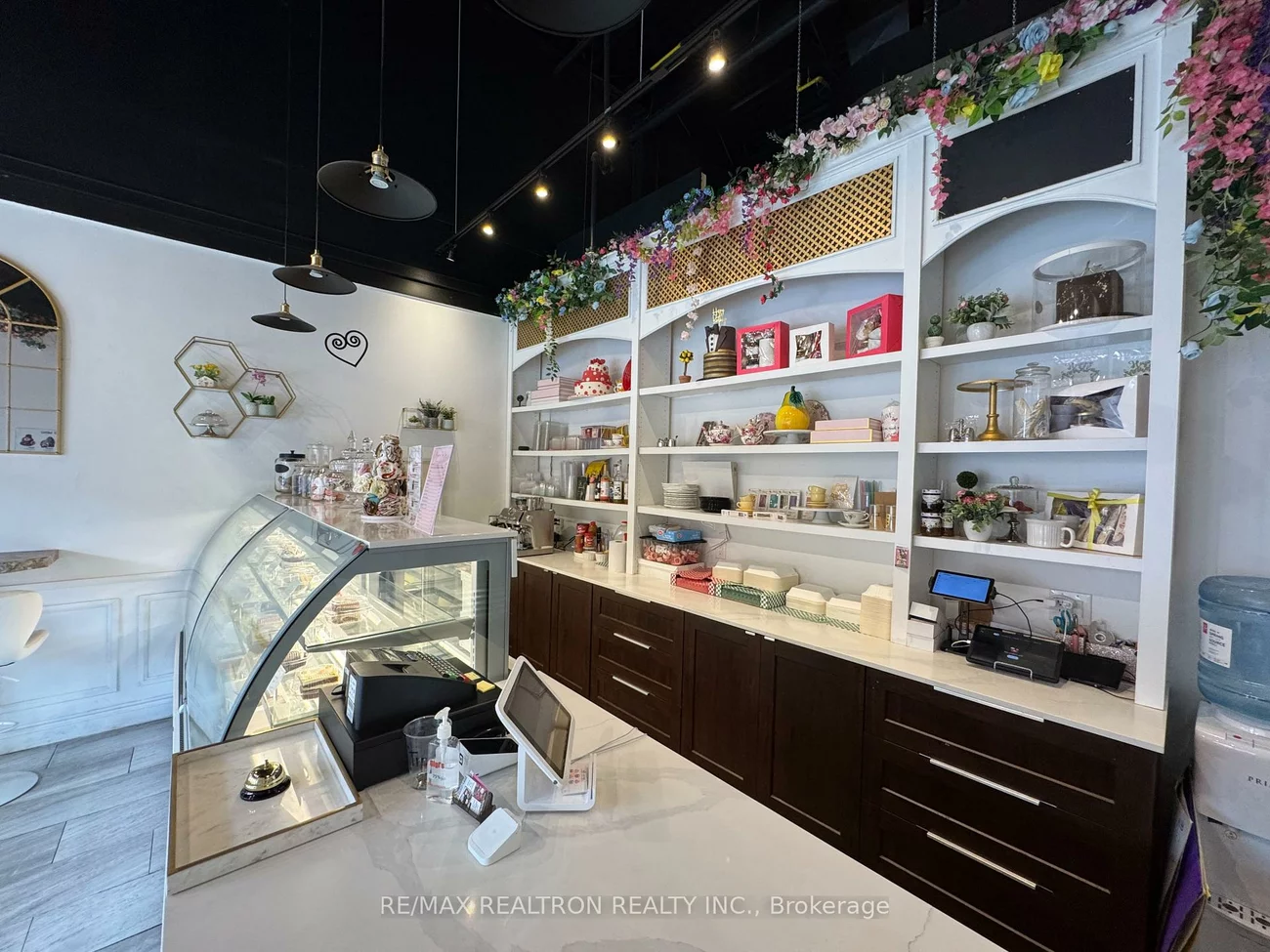 1450, Centre, Beverley Glen, Vaughan