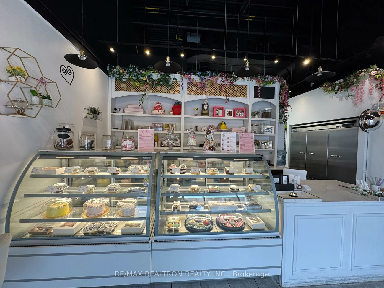 1450, Centre, Beverley Glen, Vaughan