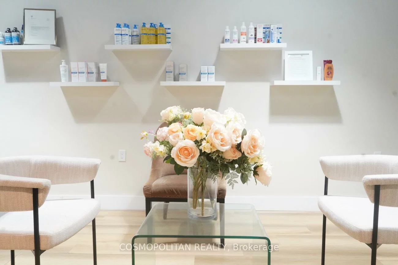 1118, CENTRE, Beverley Glen, Vaughan