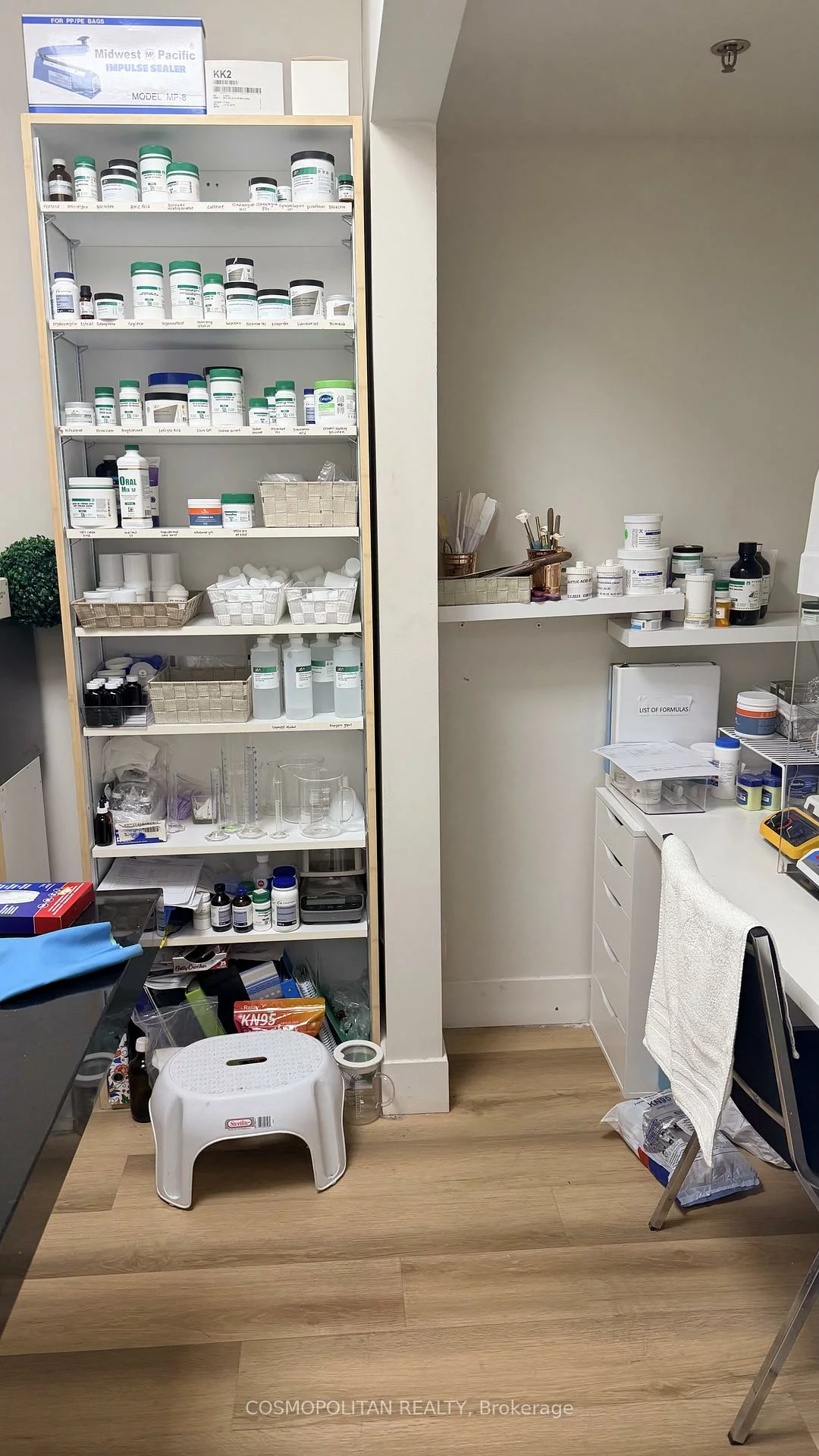 1118, CENTRE, Beverley Glen, Vaughan