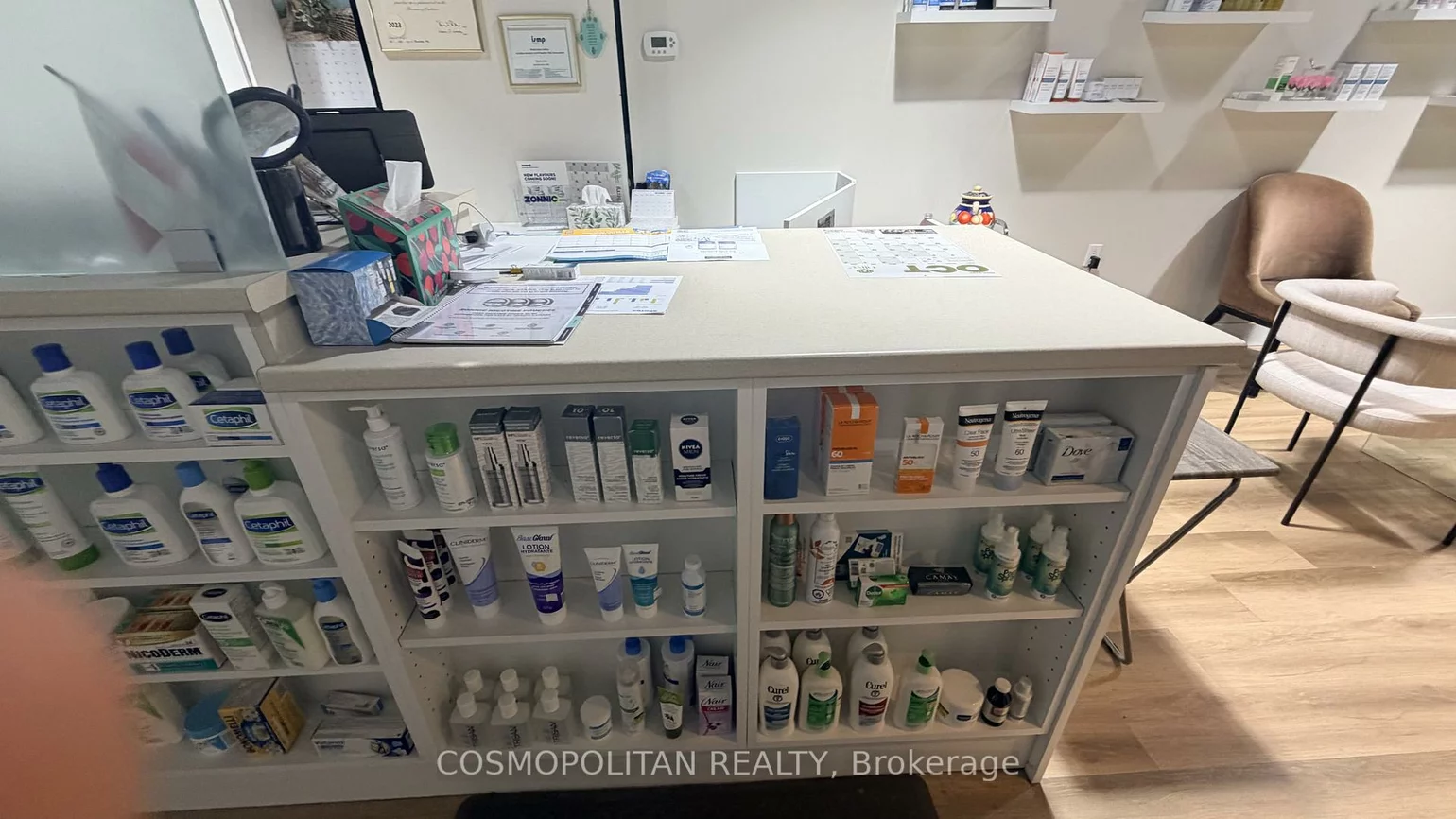 1118, CENTRE, Beverley Glen, Vaughan