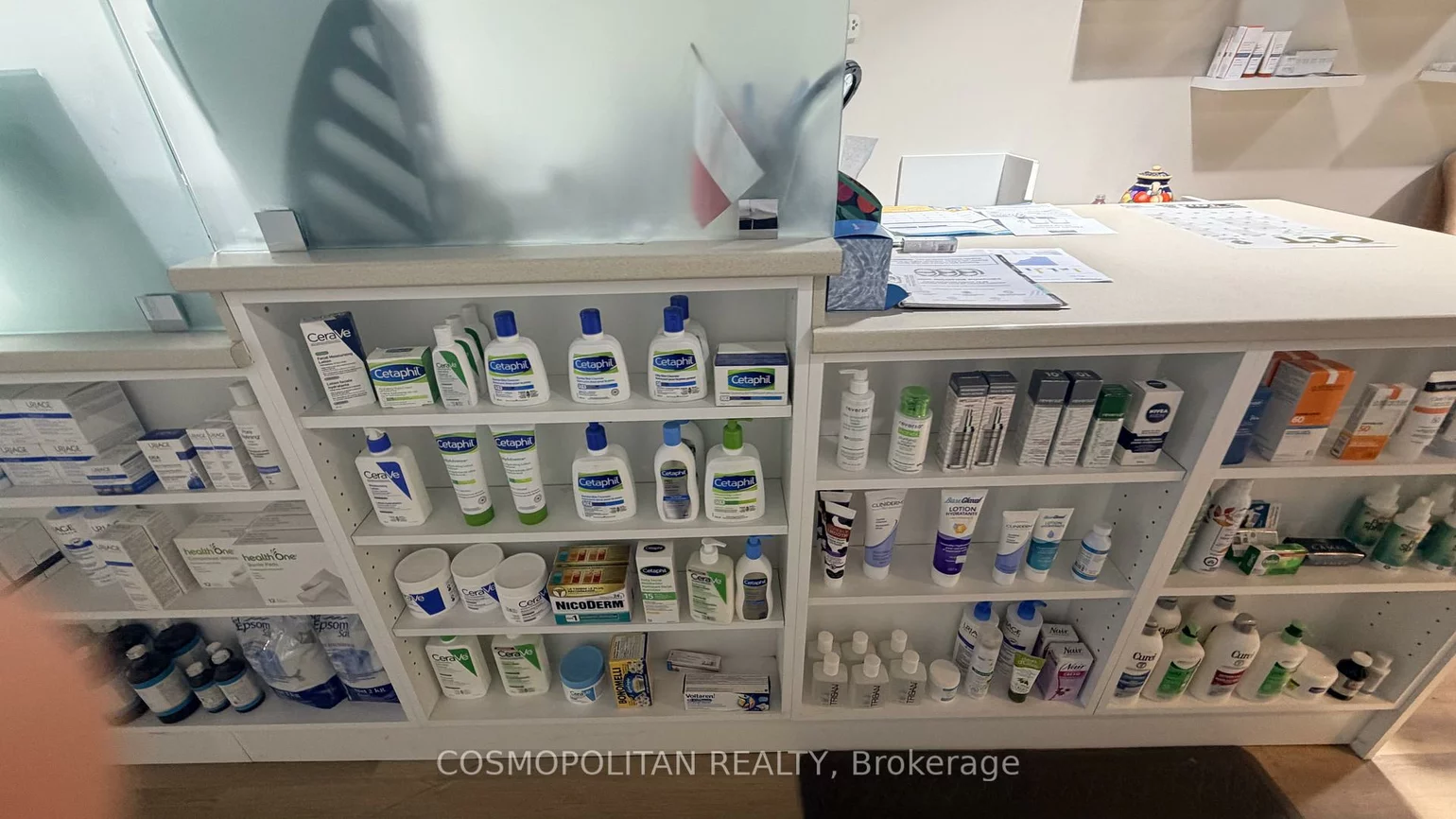 1118, CENTRE, Beverley Glen, Vaughan