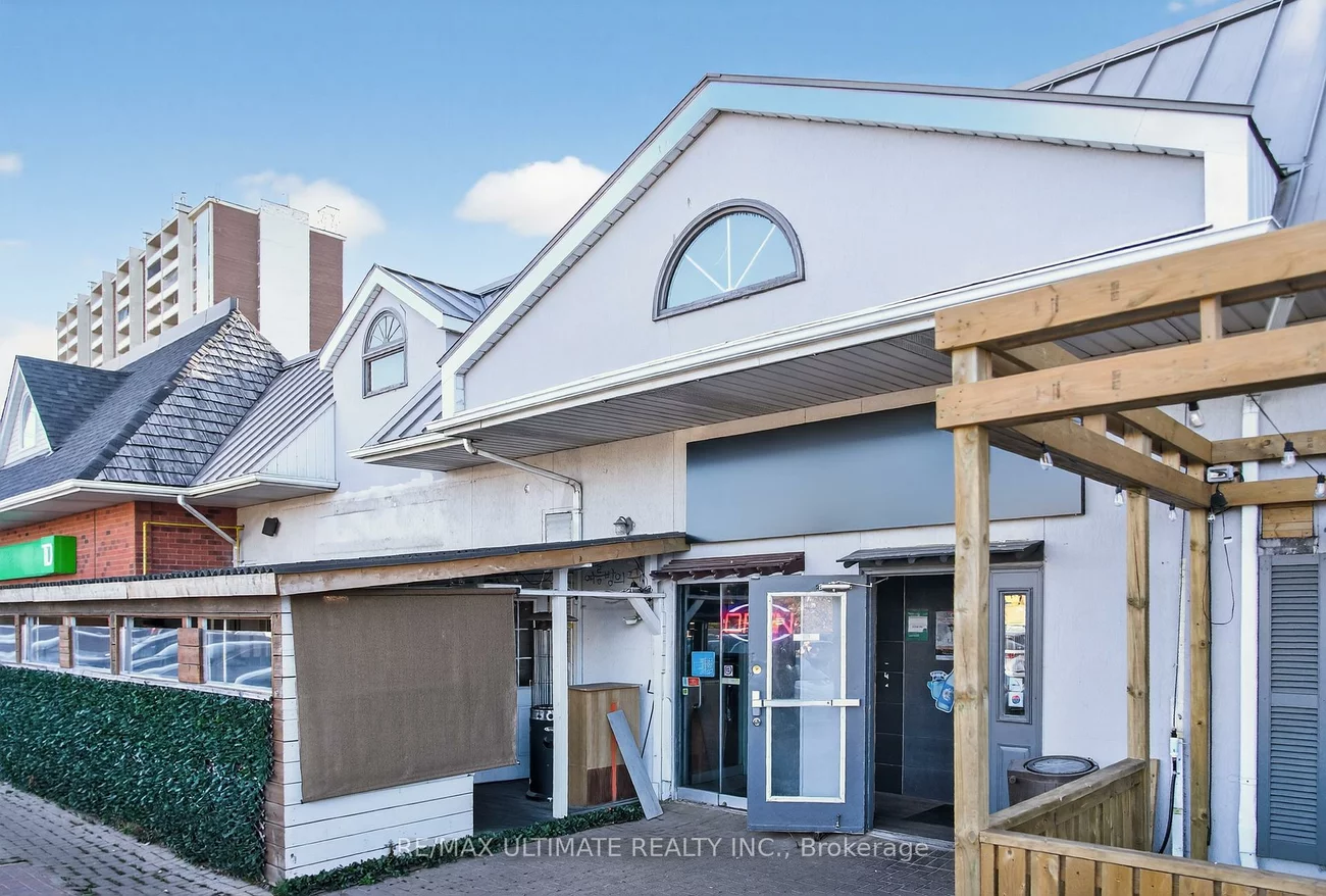 100, Steeles, Crestwood-Springfarm-Yorkhill, Vaughan