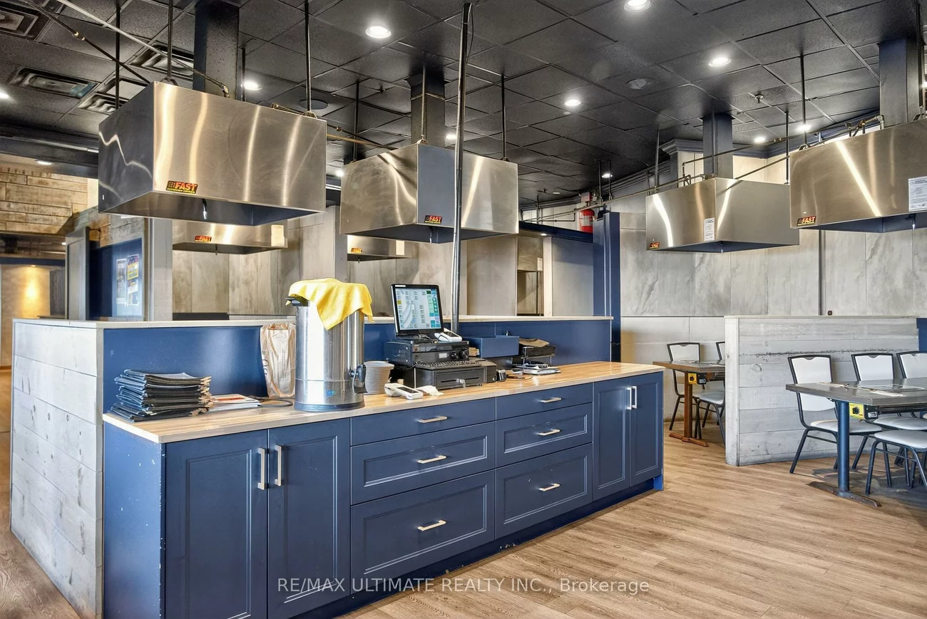 100, Steeles, Crestwood-Springfarm-Yorkhill, Vaughan