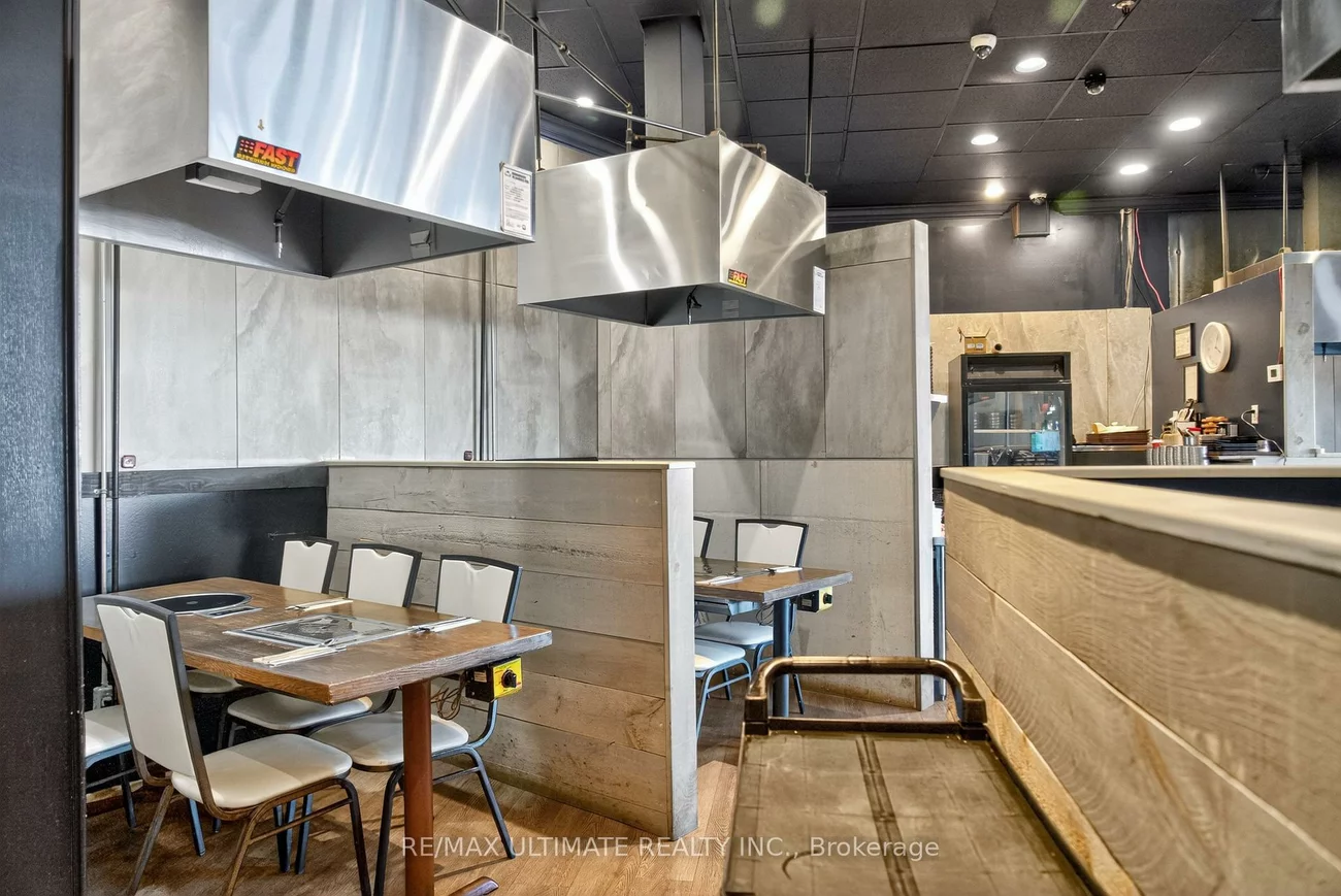 100, Steeles, Crestwood-Springfarm-Yorkhill, Vaughan