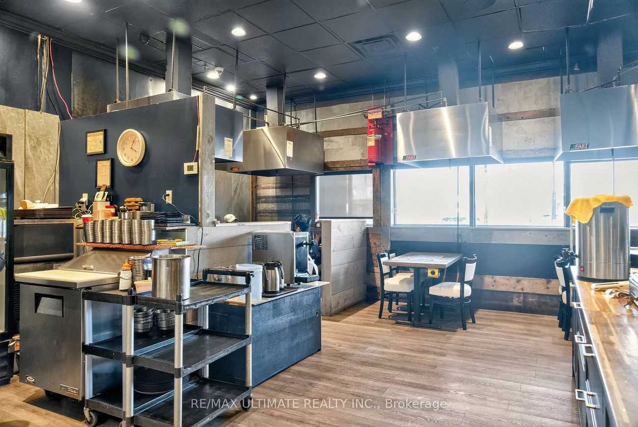 100, Steeles, Crestwood-Springfarm-Yorkhill, Vaughan