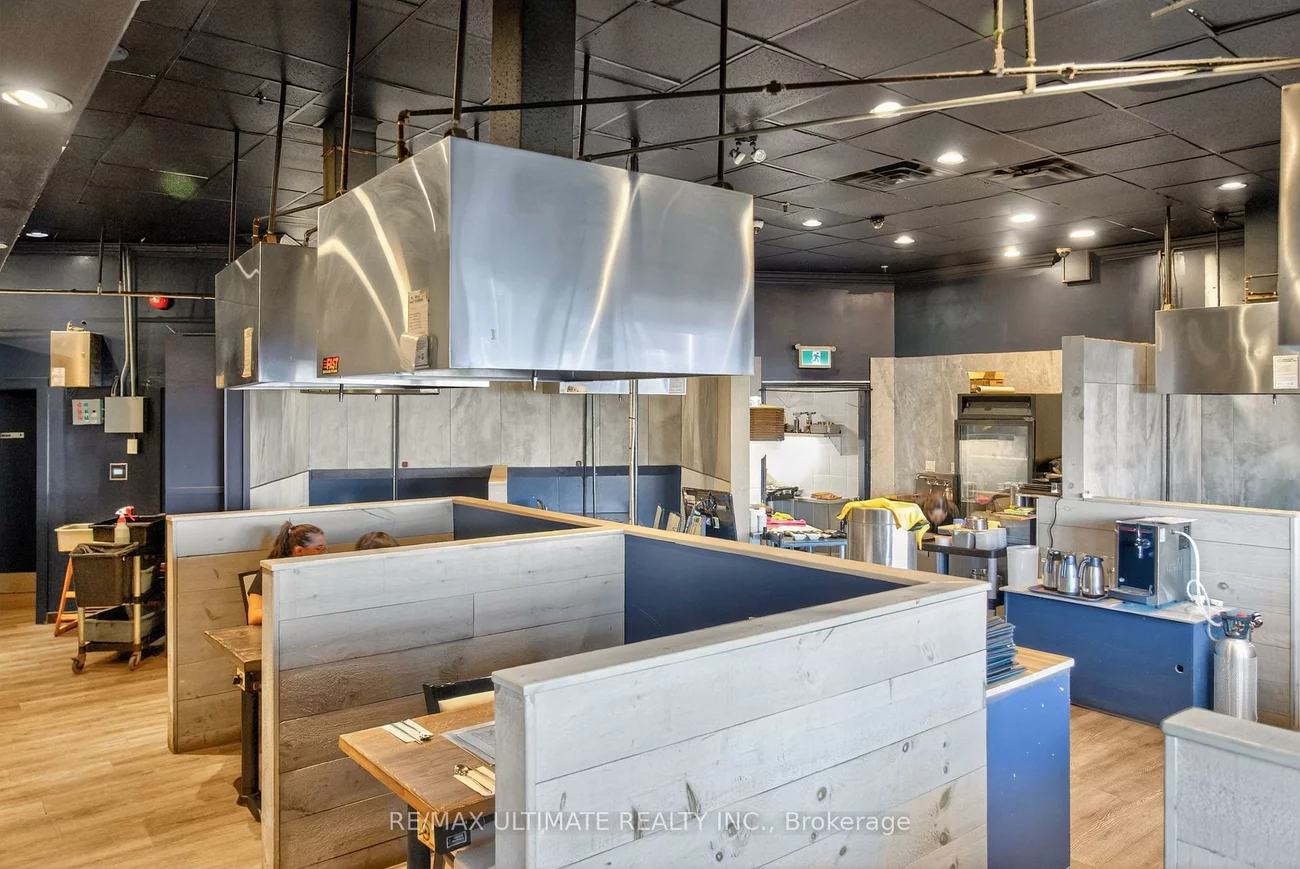 100, Steeles, Crestwood-Springfarm-Yorkhill, Vaughan