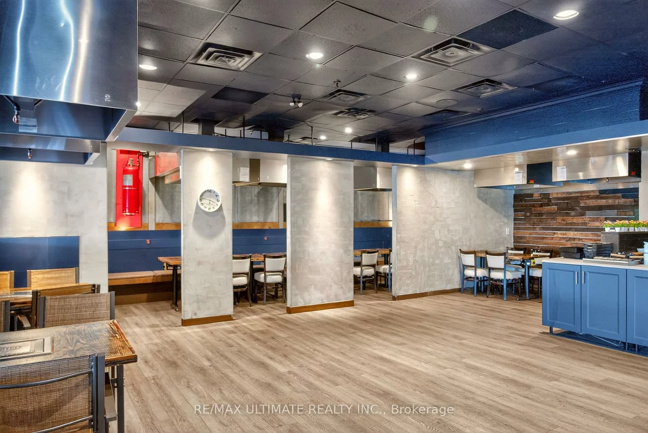 100, Steeles, Crestwood-Springfarm-Yorkhill, Vaughan