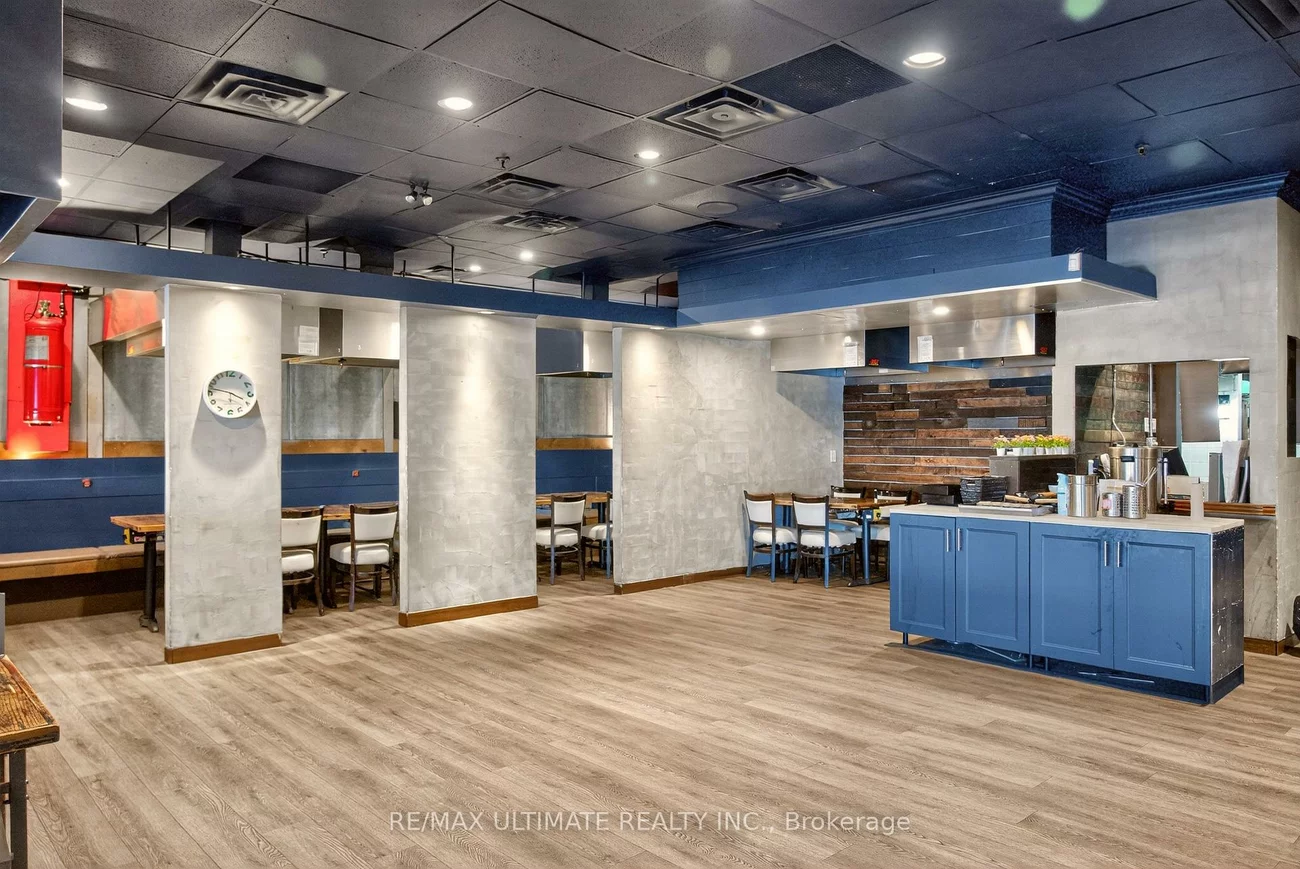 100, Steeles, Crestwood-Springfarm-Yorkhill, Vaughan