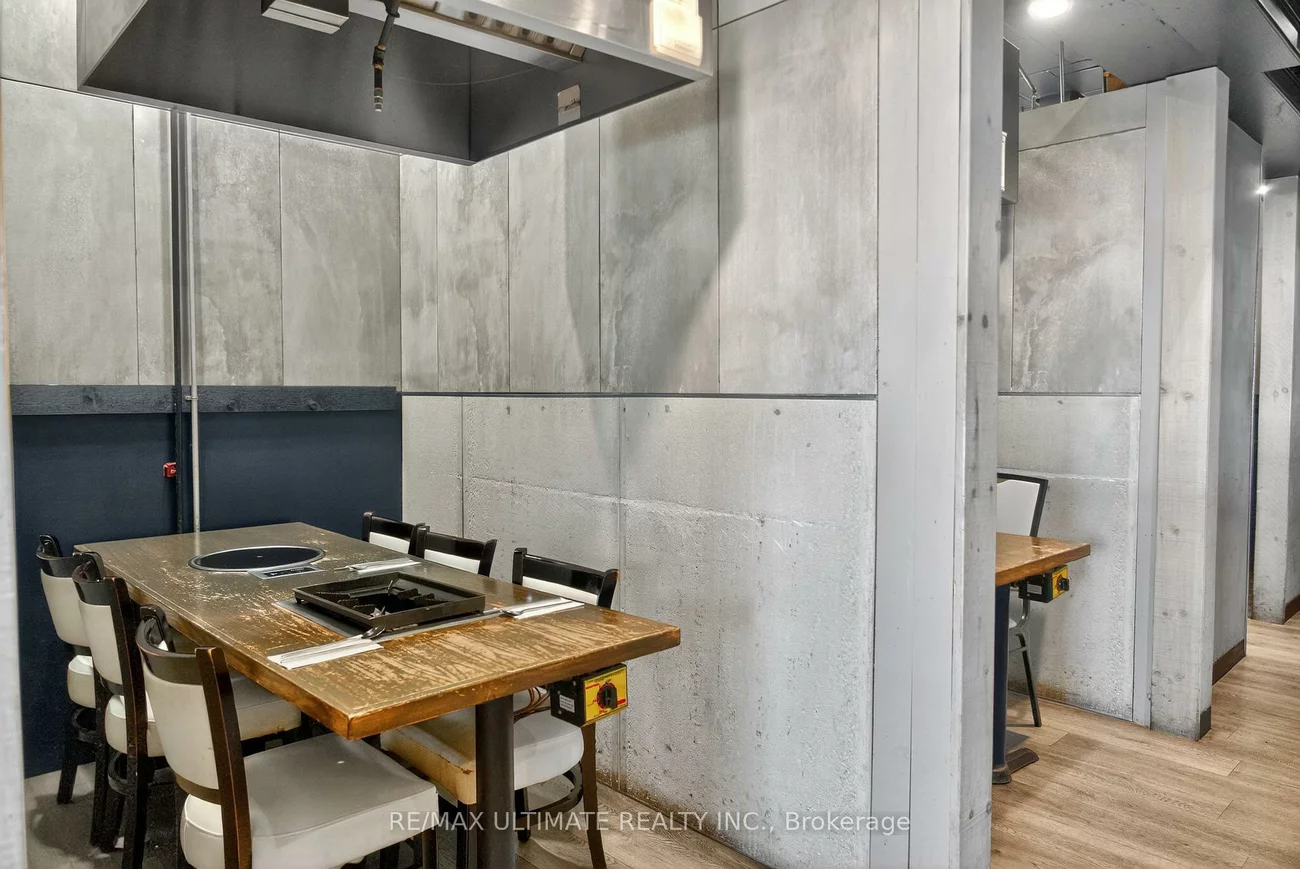 100, Steeles, Crestwood-Springfarm-Yorkhill, Vaughan