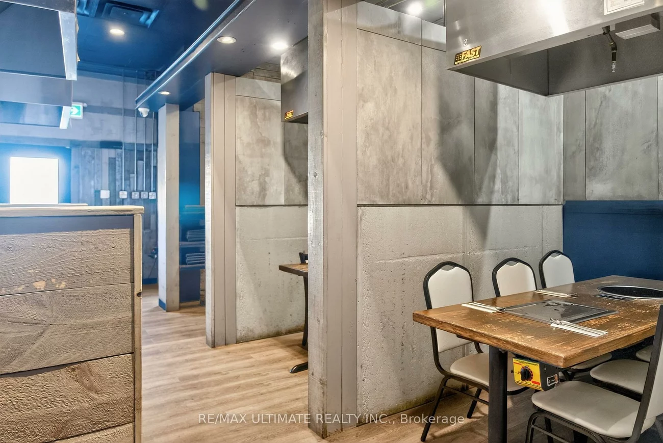 100, Steeles, Crestwood-Springfarm-Yorkhill, Vaughan